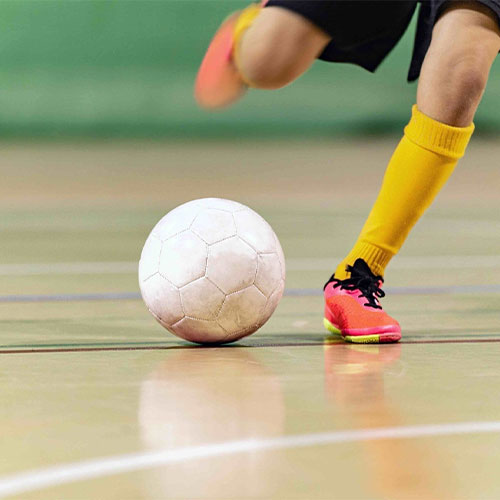 10 مدل برتر کتونی فوتسال 2025